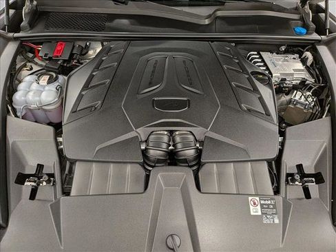 Used 2025 Porsche Cayenne GTS image 25