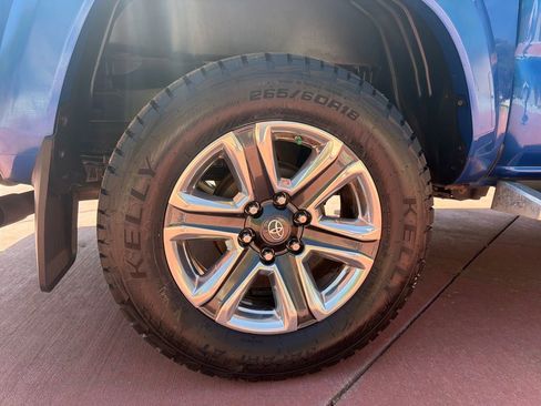 Used 2016 Toyota Tacoma Limited w/ Towing Package image 33