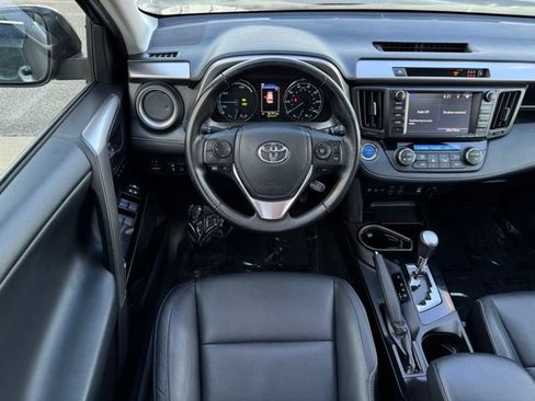 Used 2018 Toyota RAV4 Limited AWD/4WD image 10