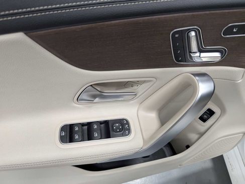 Used 2023 Mercedes-Benz CLA 250 4MATIC image 35