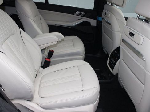 New 2026 BMW X7 M60i image 35