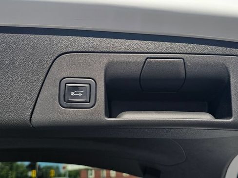 Used 2022 Buick Envision Preferred AWD/4WD image 12