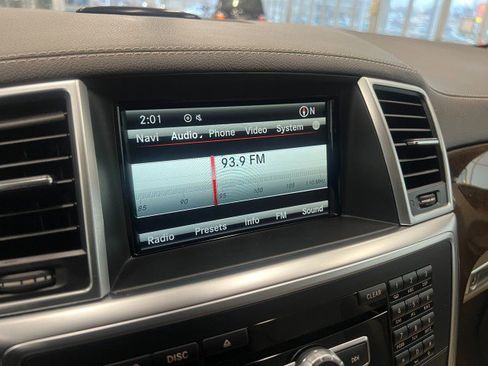 Used 2015 Mercedes-Benz GL 450 4MATIC image 23