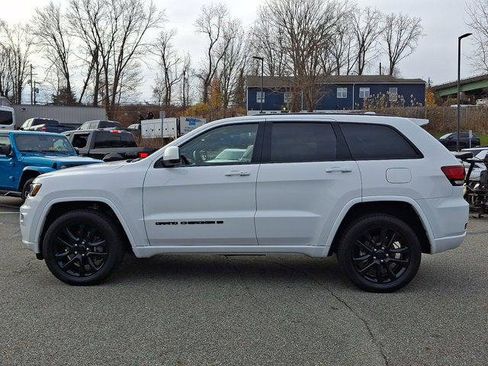 Certified 2022 Jeep Grand Cherokee Laredo X image 6