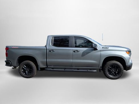 Used 2024 Chevrolet Silverado 1500 Custom Trail Boss w/ LPO, Dark Essentials Package image 3