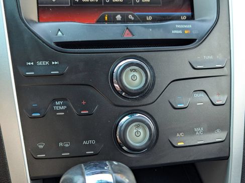 Used 2012 Ford Explorer XLT AWD/4WD image 19