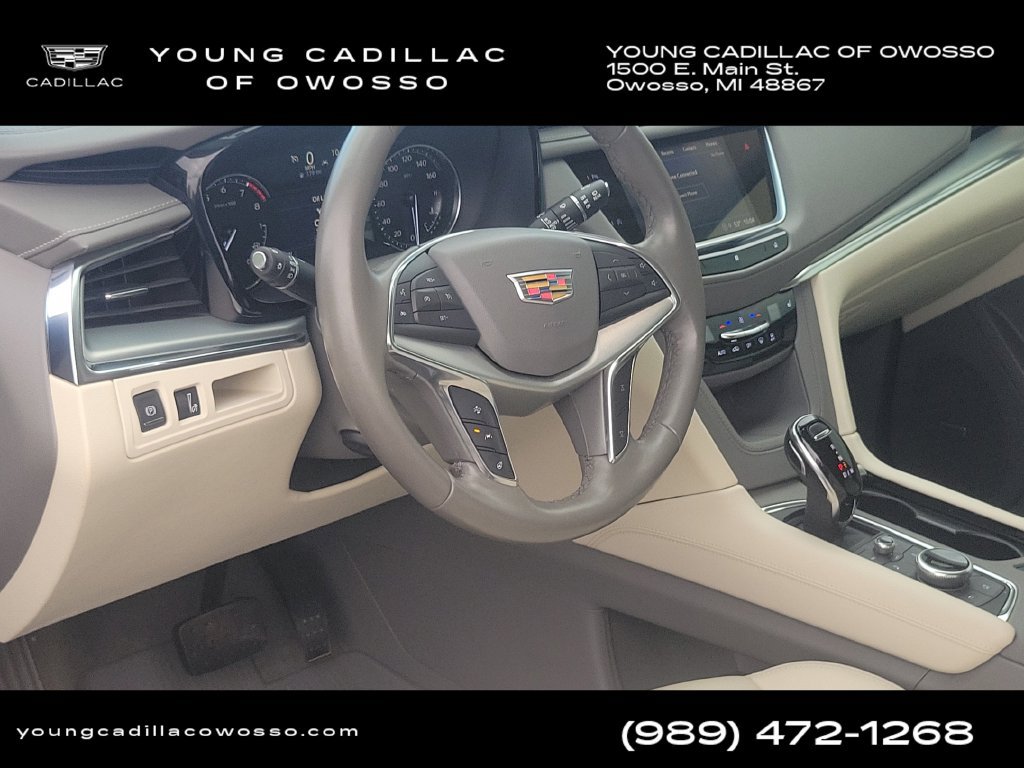 Certified 2021 Cadillac XT5 Premium Luxury w/ LPO, Floor Liner Package AWD/4WD image 8