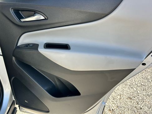 Used 2022 Chevrolet Equinox LT image 13