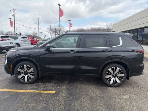 New 2026 Mitsubishi Outlander SE FWD image 2