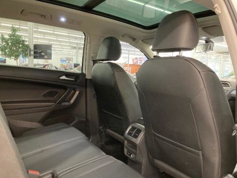 Used 2019 Volkswagen Tiguan SEL FWD image 13