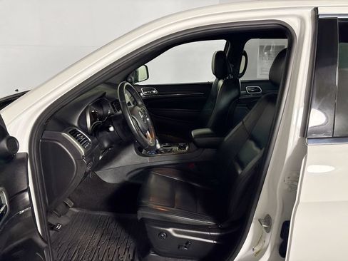 Used 2019 Jeep Grand Cherokee Limited AWD/4WD image 11
