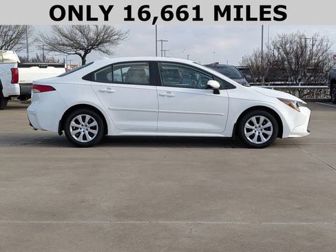 Used 2024 Toyota Corolla LE image 4