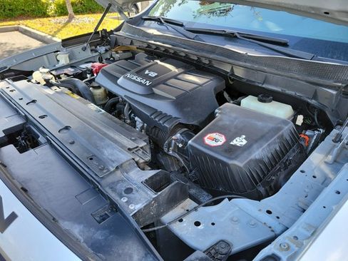 Used 2020 Nissan Titan SV w/ SV Convenience Package image 40