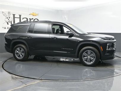 Used 2025 Chevrolet Traverse LT