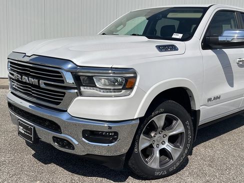 Used 2019 RAM 1500 Laramie AWD/4WD image 2