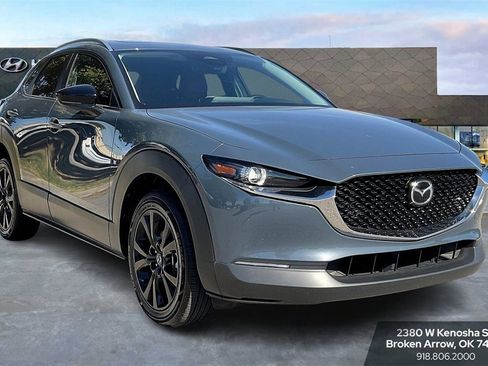 Used 2024 MAZDA CX-30 AWD 2.5 S w/ Preferred Package image 2