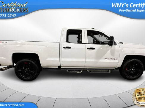 Used 2018 Chevrolet Silverado 1500 LT w/ Redline Edition image 4