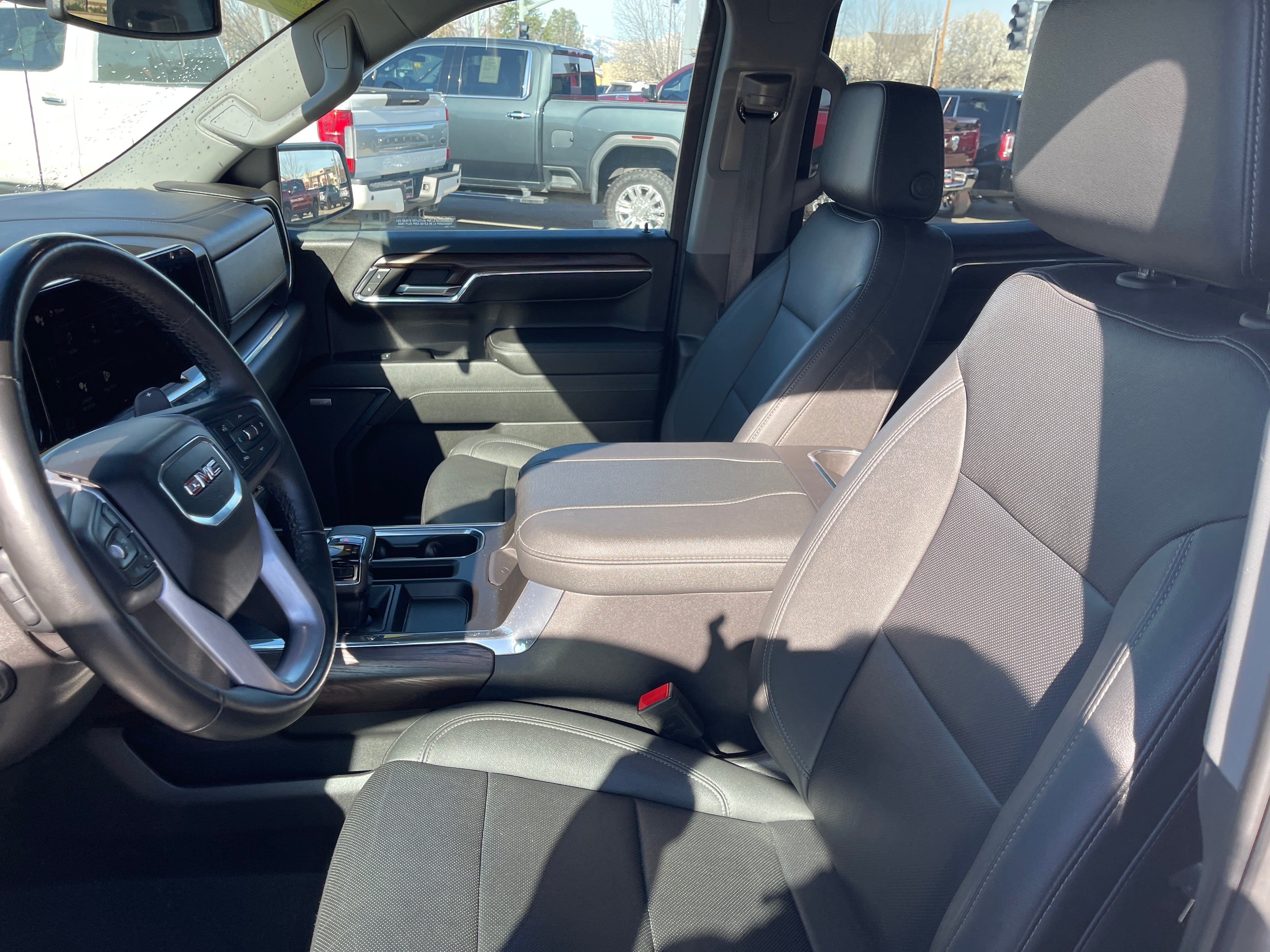 Used 2023 GMC Sierra 1500 SLT w/ SLT Convenience Package AWD/4WD image 11