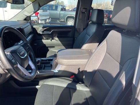 Used 2023 GMC Sierra 1500 SLT w/ SLT Convenience Package AWD/4WD image 11