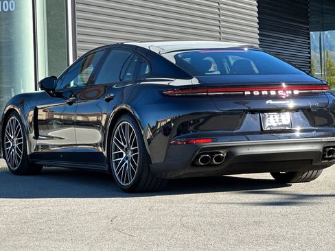 Used 2024 Porsche Panamera image 3