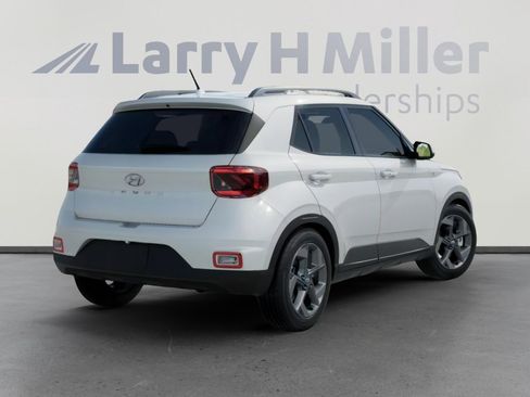 New 2026 Hyundai Venue SEL image 4