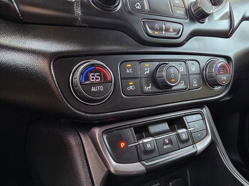 Used 2022 GMC Terrain AT4 w/ Infotainment Package II image 18