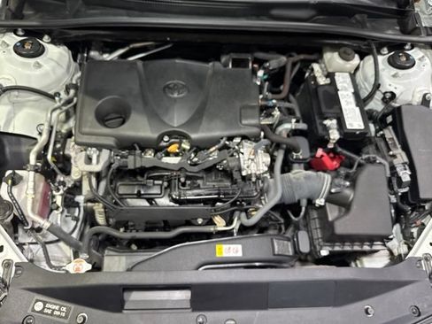 Used 2021 Toyota Camry SE AWD/4WD image 8
