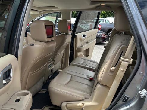 Used 2015 Nissan Pathfinder Platinum w/ Family Entertainment Package image 15