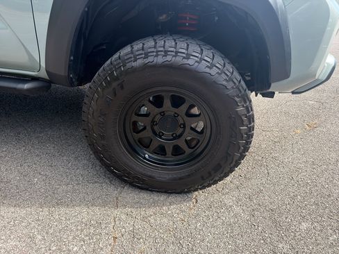 Used 2021 Toyota Tacoma TRD Pro AWD/4WD image 10
