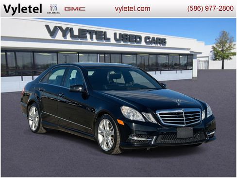 Used 2013 Mercedes-Benz E 350 4MATIC Sedan image 1