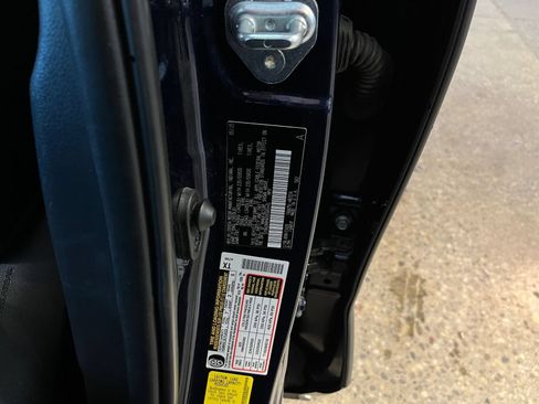 Used 2025 Toyota Highlander XSE AWD/4WD image 32