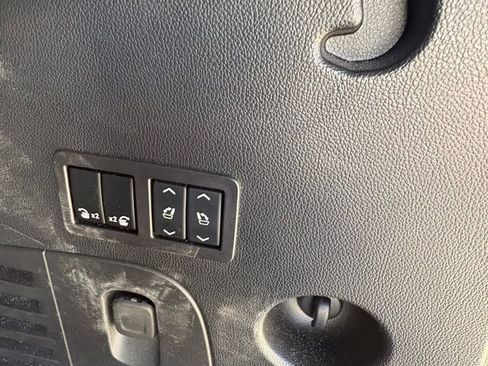 Used 2018 GMC Yukon Denali w/ Denali Ultimate Package image 9