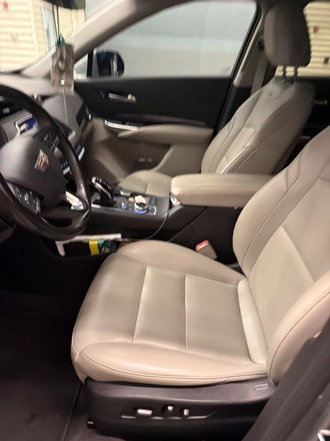 Used 2023 Cadillac XT4 Luxury FWD image 3