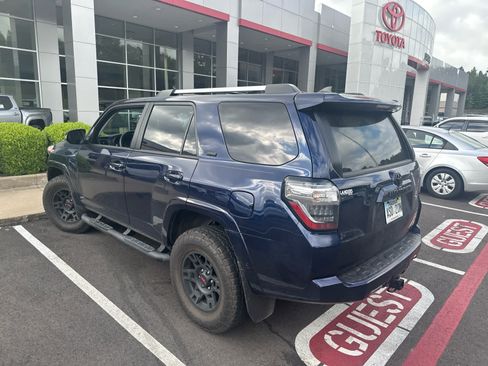 Used 2023 Toyota 4Runner SR5 Premium w/ Moonroof Package RWD image 3