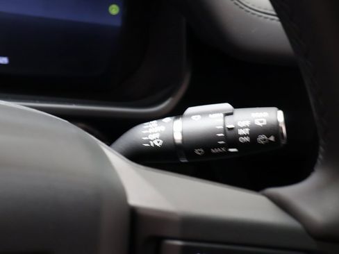 New 2025 Land Rover Defender 110 S image 27