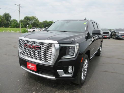 Certified 2021 GMC Yukon XL Denali w/ Denali Premium Package AWD/4WD image 13