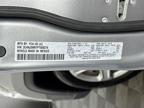 Used 2023 Jeep Compass Latitude image 31