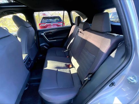 Used 2021 Toyota RAV4 SE w/ Weather & Moonroof Package AWD/4WD image 20