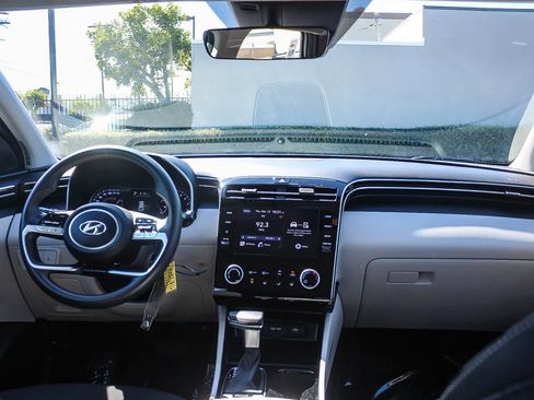 Certified 2023 Hyundai Tucson SE image 17