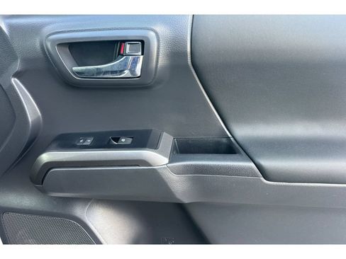 Used 2023 Toyota Tacoma TRD Off-Road AWD/4WD image 18