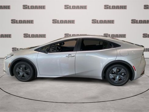 New 2026 Toyota Prius Plug-In Hybrid image 2