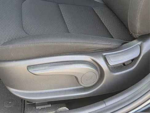 Used 2020 Hyundai Elantra SE w/ Cargo Package (C1) FWD image 16