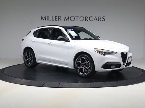 Used 2023 Alfa Romeo Stelvio Veloce AWD/4WD image 10
