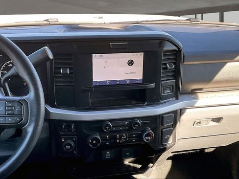 Used 2025 Ford F250 XLT image 9