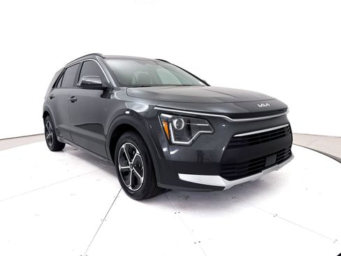Used 2025 Kia Niro EX FWD image 12