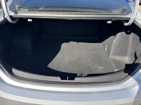 Used 2017 Chevrolet Malibu LT image 13