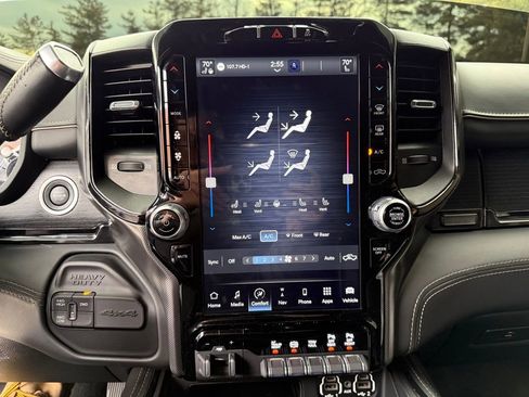 Used 2022 RAM 2500 Limited w/ Towing Technology Group image 21