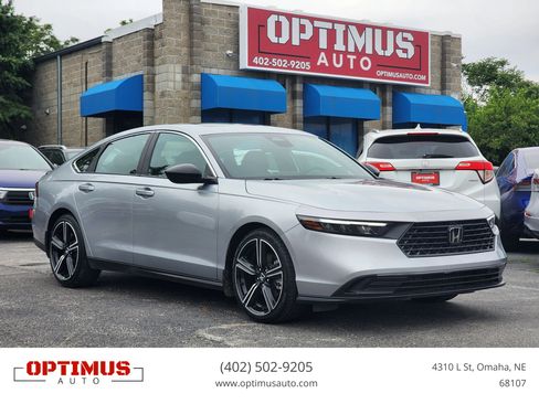 Used 2024 Honda Accord Sport image 1