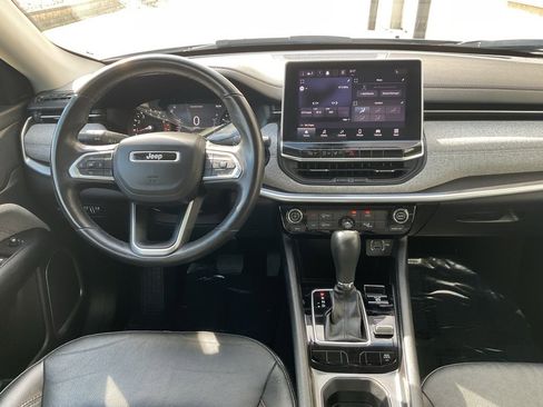 Used 2022 Jeep Compass Latitude image 10