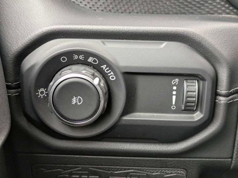 Used 2024 Jeep Wrangler Unlimited Rubicon AWD/4WD image 25